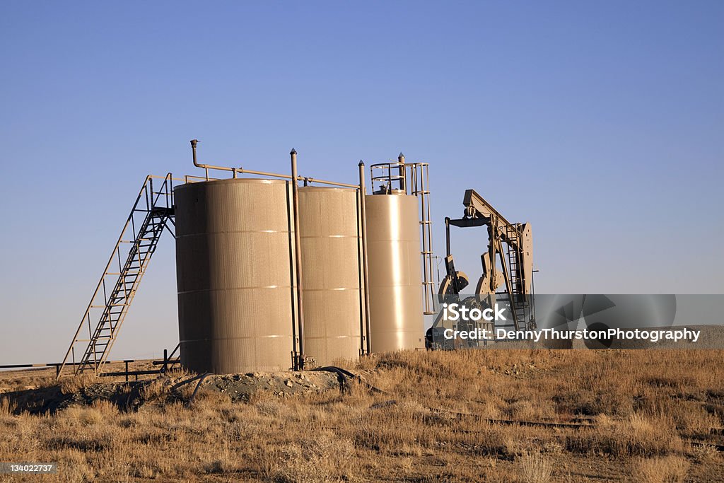 Bombagem de petróleo no leste de Utah - Foto de stock de Abastecer royalty-free