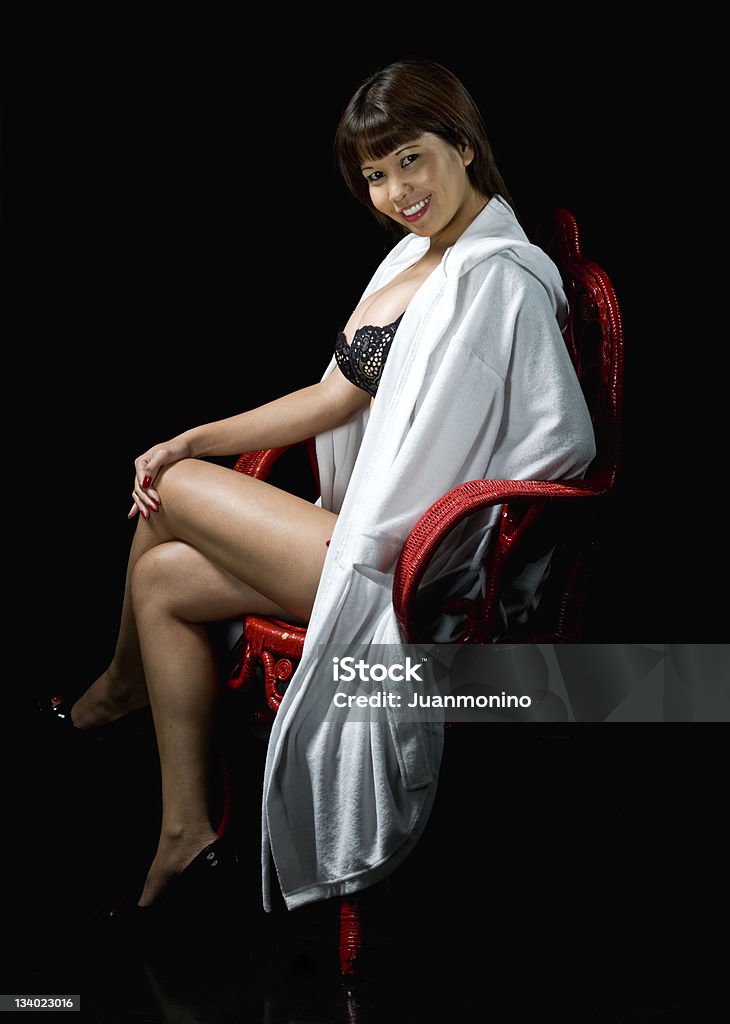 Piękne Azji kobieta - Zbiór zdjęć royalty-free (Szlafrok)