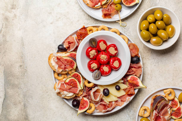 mediterranean style appetizers and charcuterie board. - italian cuisine wine food pasta imagens e fotografias de stock