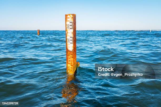 Water Depth Measurement Tool Or Sea Level Marker Stok Fotoğraflar & Deniz Seviyesi‘nin Daha Fazla Resimleri - Deniz Seviyesi, İklim Değişikliği, Deniz
