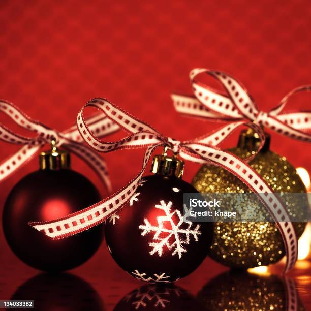 Foto de Decoração De Natal e mais fotos de stock de Arranjo - Arranjo, Bola de Árvore de Natal, Coleção