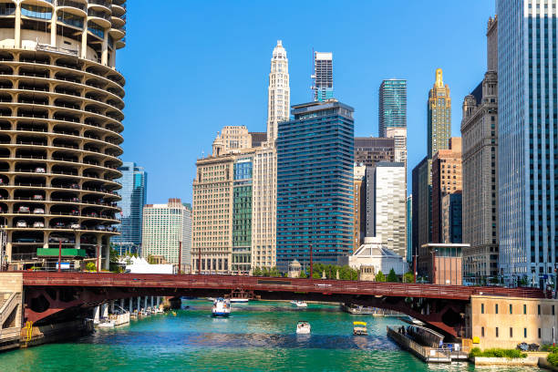istock Sightseeing cruise at Chicago river 1340399519