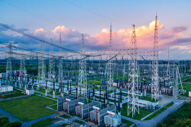 vista aerea di una sottostazione ad alta tensione. - industria energetica foto e immagini stock