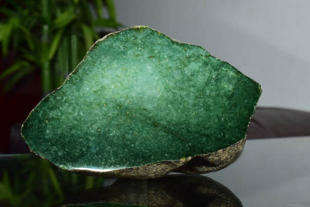 jewelry a green jade natural real jade - jade imagens e fotografias de stock