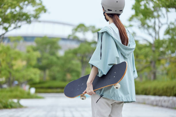 istock Skateboard and Japanese Women 1340422899