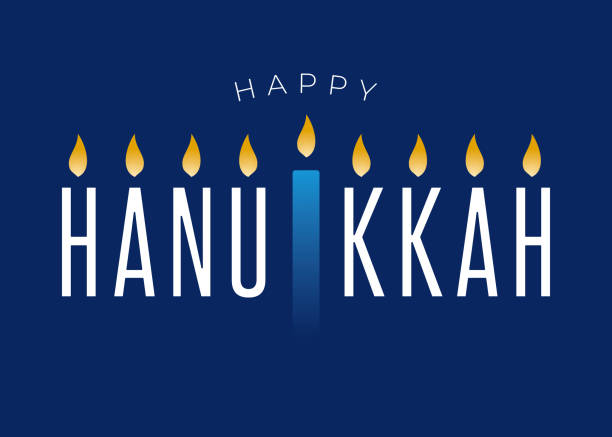 szczęśliwy napis chanuki na niebieskim tle z menorą. wektor. - hanukkah menorah candle blue stock illustrations