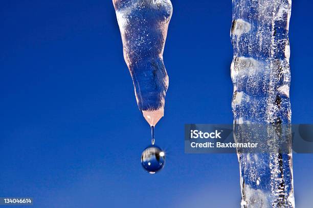 Melting Ice — стоковые фотографии и другие картинки Капля - Жидкоcть - Капля - Жидкоcть, Сосулька, Вода