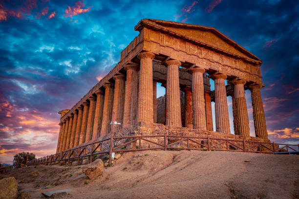 temple de la concorde - agrigento sicily italy tourism photos et images de collection