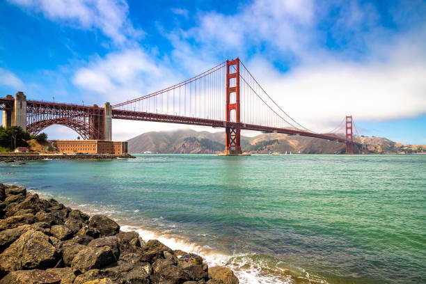 golden gate bridge a san francisco - bridge golden gate bridge cloud san francisco bay foto e immagini stock