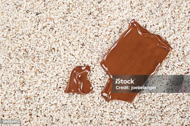 Barra De Chocolate Disminuyó En Alfombra Foto de stock y más banco de imágenes de Chocolate - Chocolate, Moqueta, Con manchas