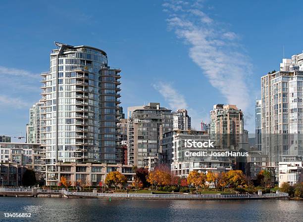 Nowe Budynki W Vancouver - zdjęcia stockowe i więcej obrazów Minimalistyczny - Minimalistyczny, Vancouver - Kanada, Architektura
