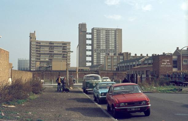 London (exact location unfortunately not known), England, UK, 1979. District on the outskirts of London. Furthermore: social buildings, residents and parked cars.