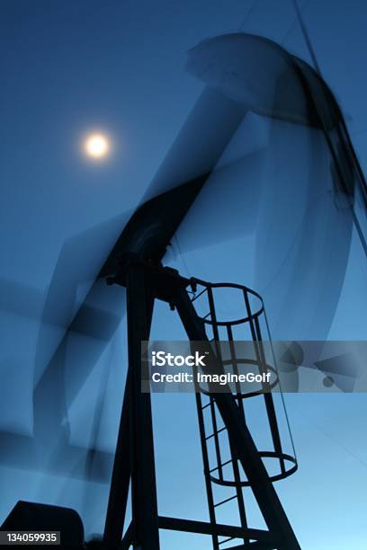 Plataforma Petrolífera - Fotografias de stock e mais imagens de Ao Ar Livre - Ao Ar Livre, Azul, Bomba Petrolífera
