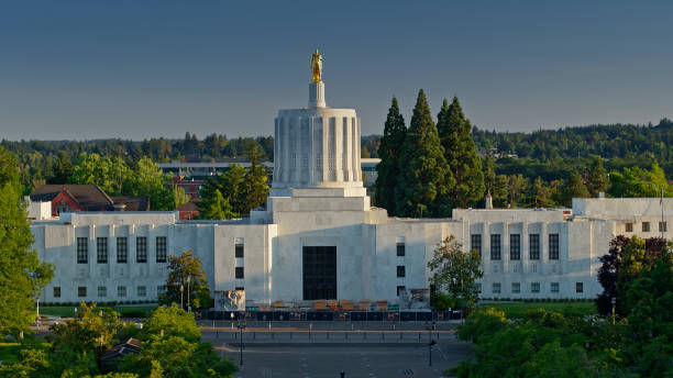 istock Front of Oregon State Capitol Building 1340606028