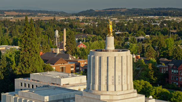 istock Oregon State Capitol Building Pioneer Statue Above Salem Rooftops 1340606165