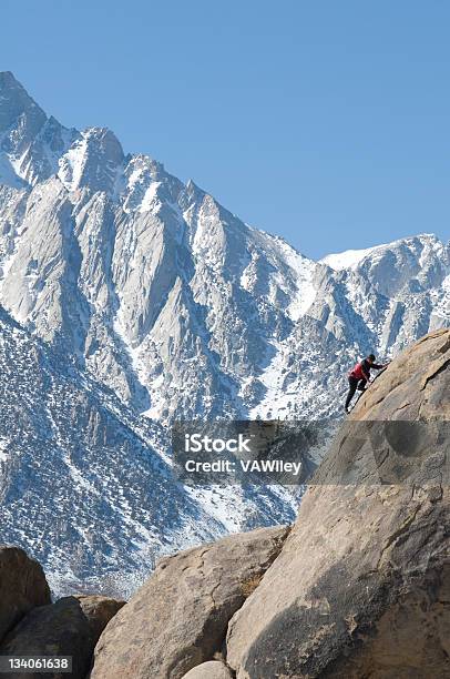 Arrampicata Su Roccia - Fotografie stock e altre immagini di Alpinismo - Alpinismo, Ambientazione esterna, Ambientazione tranquilla
