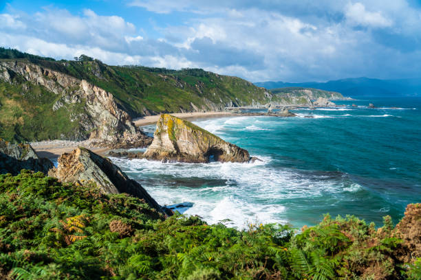 vista da "la migliore panchina del mondo" a loiba, a coruna, spagna. - golfo di biscaglia foto e immagini stock