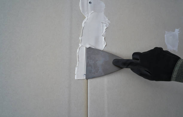 laminated plasterboard plastering join - plasterer plaster wall dirty imagens e fotografias de stock