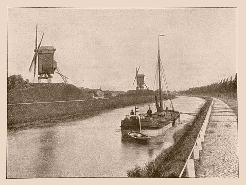The windmills on the canal