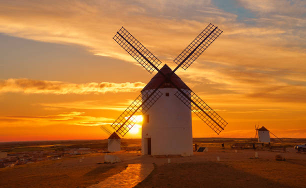 istock Mota del Cuervo windmills in Cuenca 1340721112