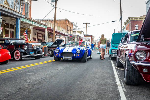 1965 shelby cobra cruzeiro um open street car show - cobra car shelby close up - fotografias e filmes do acervo