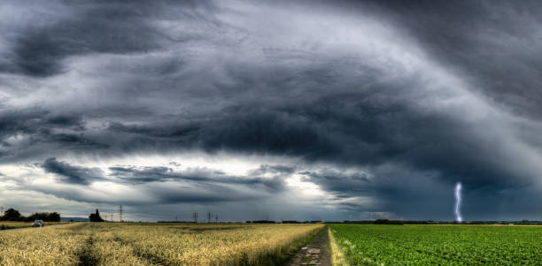 wolkenhimmel - nimbostratus zdjęcia i obrazy z banku zdjęć