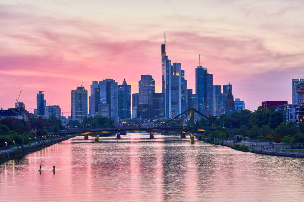 istock Stand-up Paddling towards Frankfurt Skyline 1340851833