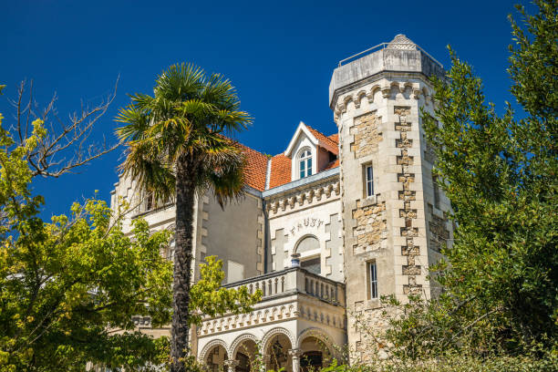 villa faust, a luxury house in the ville d'hiver district in arcachon, france - faust imagens e fotografias de stock