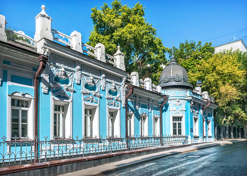 Estate of Mikhailova-Thalgren in a lane on the Arbat in Moscow on a summer morning