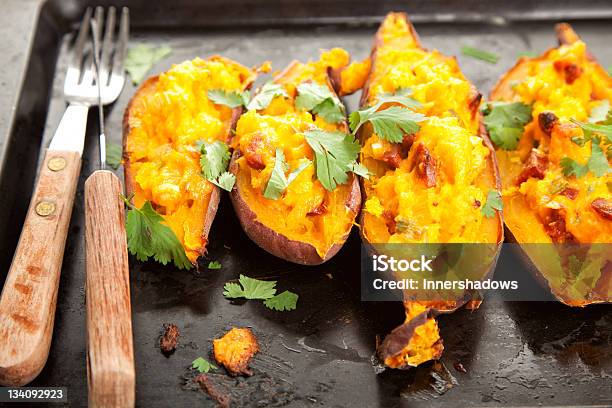 Cheia Batatadoce - Fotografias de stock e mais imagens de Batata Doce - Batata Doce, Assado no Forno, Recheado