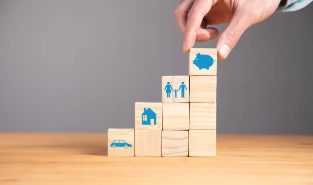 istock holding piggy bank icon on blocks 1340941384