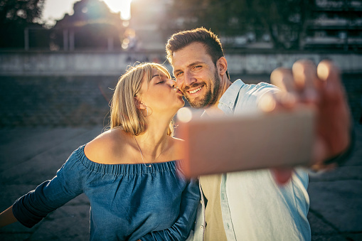 Couple enjoy sunny day