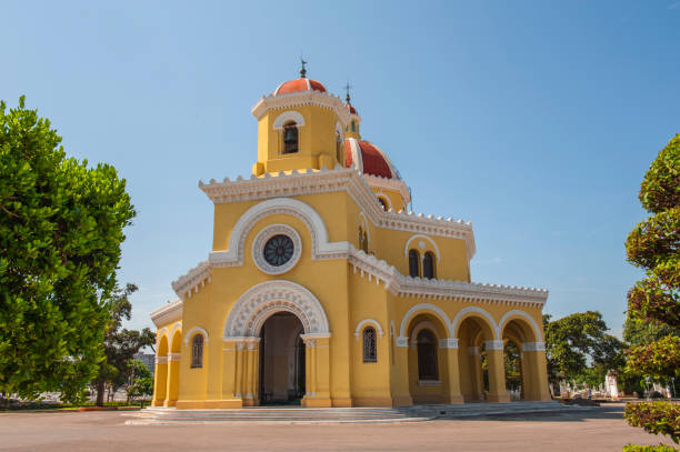 istock 17 / 5000
Yellow church 1340945820