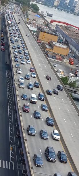 istock FDR DRIVE TRAFFIC SOUTH BOUND RUSH HOUR 1340978396