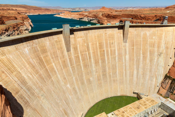 istock Glen Canyon Dam at Colorado river 1340988450