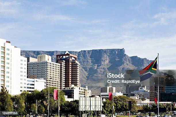 Cape Town Mit Sa Flagge Stockfoto und mehr Bilder von Kapstadt - Kapstadt, Stadt, Republik Südafrika