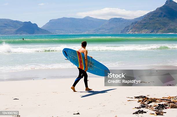 Fal Surfer Wymeldowywanie - zdjęcia stockowe i więcej obrazów Surfing - Surfing, Republika Południowej Afryki, Kommetjie