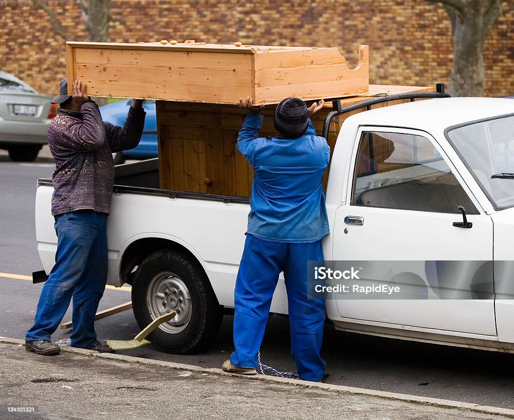 Muebles de carga - Foto de stock de Camioneta libre de derechos