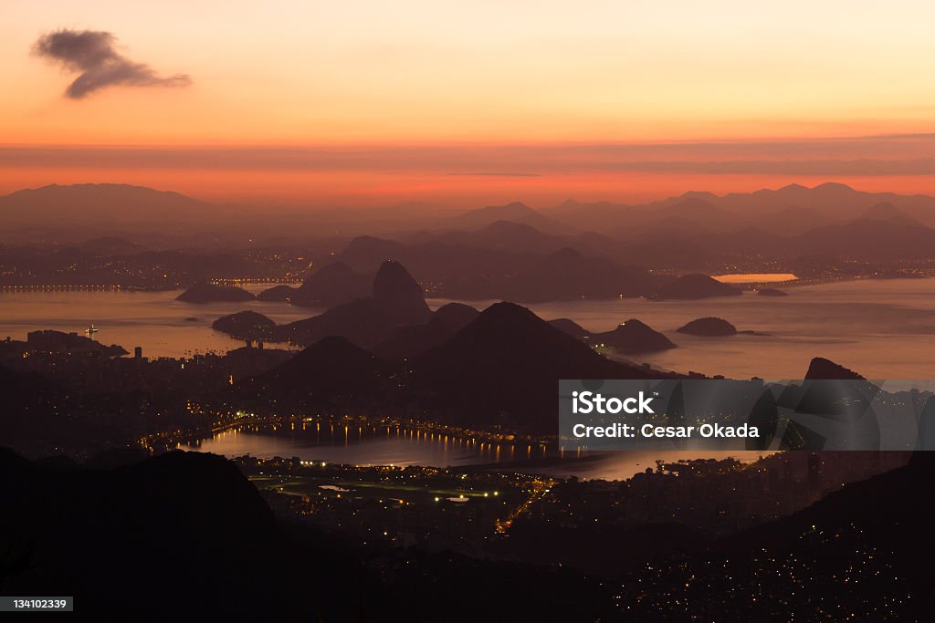 Rio de Janeiro na wschód słońca - Zbiór zdjęć royalty-free (Rio de Janeiro)