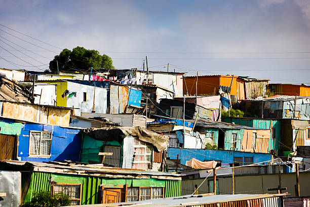 shacks, sudáfrica - choza fotografías e imágenes de stock