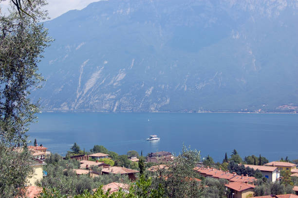 istock View across Lake Garda from Limone 1341050154
