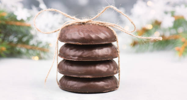 istock Nuremberg elisen gingerbread, traditional german christmas sweets 1341074594