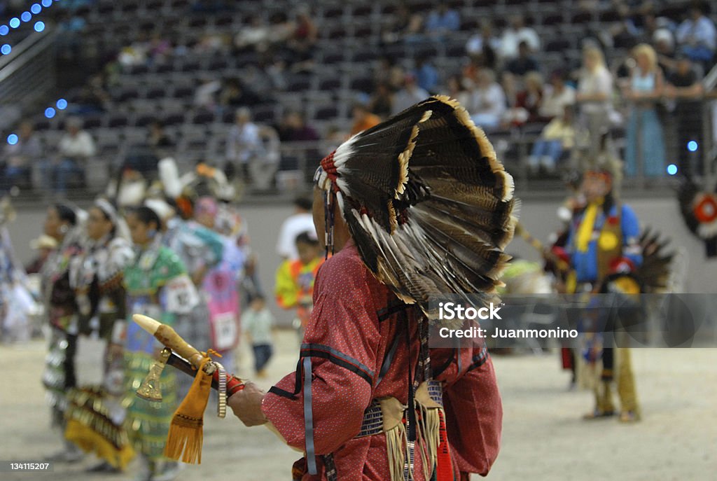 american indian chef de derrière - Photo de Fête Pow-wow libre de droits