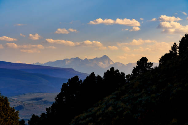 pico do capitólio rugindo vale do garfo perto de aspen colorado - capitol - fotografias e filmes do acervo