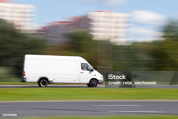 Espacio Para Publicidad En Camión De Reparto Foto de stock y más banco de imágenes de Aire libre - Aire libre, Anuncio, Blanco - Color