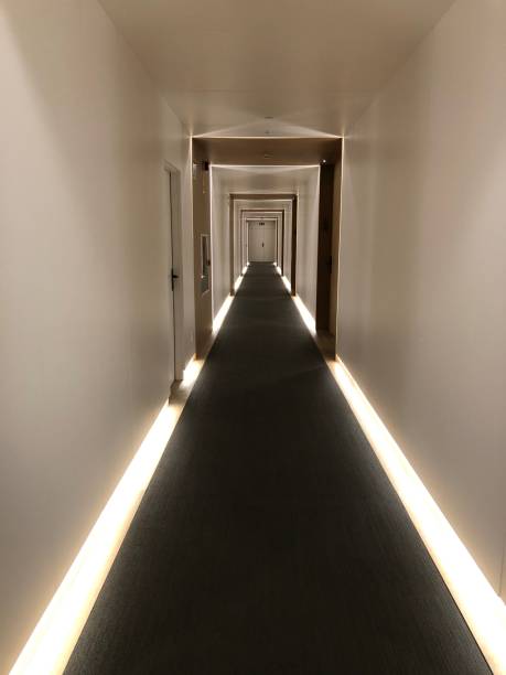 Столбики и люстры