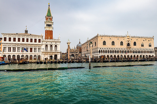 Campanille y Palacio Ducal desde el mar, Venecia, Italia, Europa photo