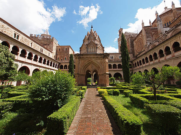 el monasterio de santa maría de guadalupe - caceres fotografías e imágenes de stock