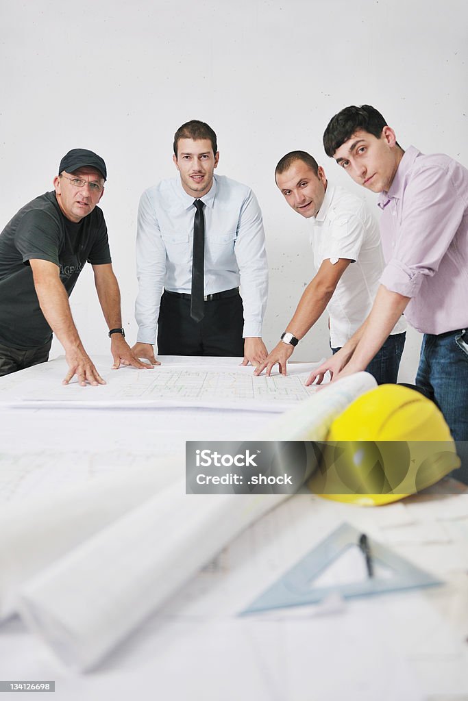 Equipa dos arquitectos no site construciton - Royalty-free Adulto Foto de stock