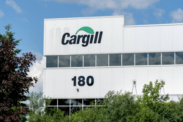 cargill meat solutions distribution building in guelph, on, canada. - cargill, incorporated imagens e fotografias de stock